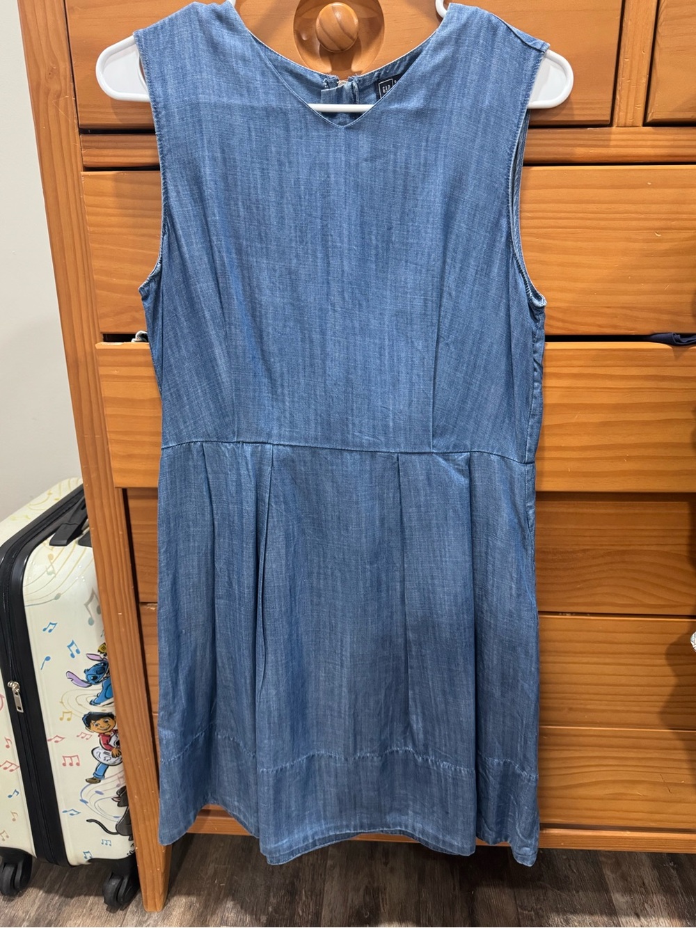 Gap Chambray Sleeveless Shift Dress EUC size 6